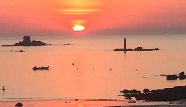 SEASIDE HOUSE, 30 metres from the beach