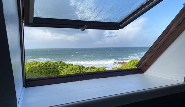 Seaside house, authentic Atlantic Brittany, close to beaches