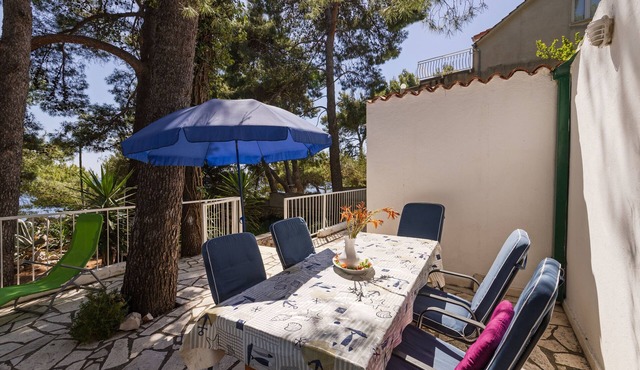 Seaside house for families with children Ivan Dolac, Hvar (K-140)