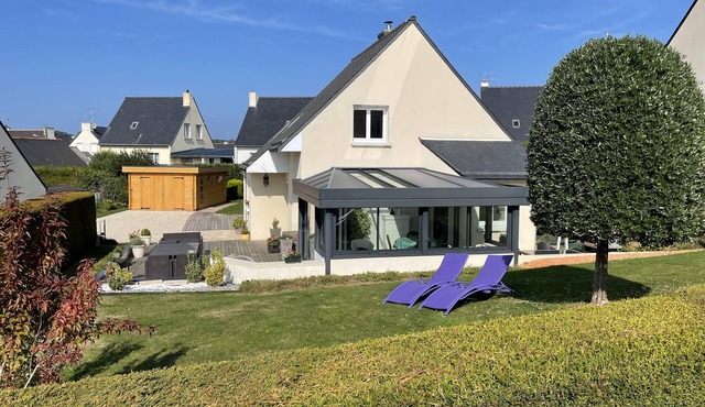 Seaside house for rent with garden terrace Veranda and pergola