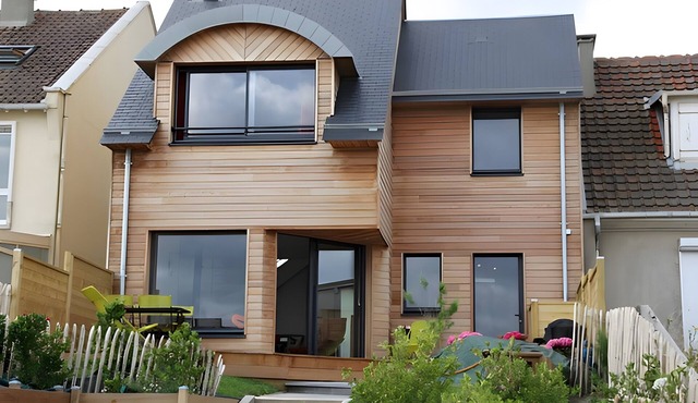 Seaside House on the Dike Facing the Sea – Côte de Nacre