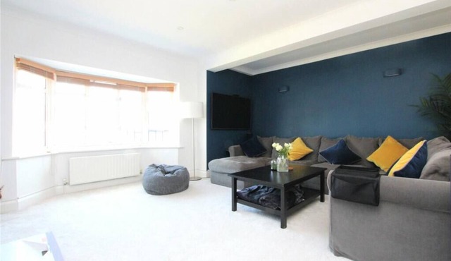 Seaside House Lancing with Parking