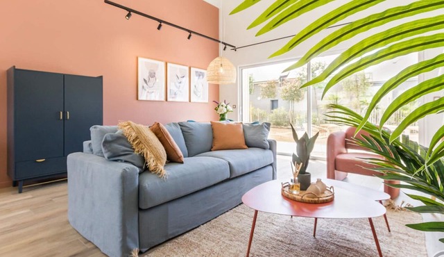 Seaside house with parking, private garden in Portbail