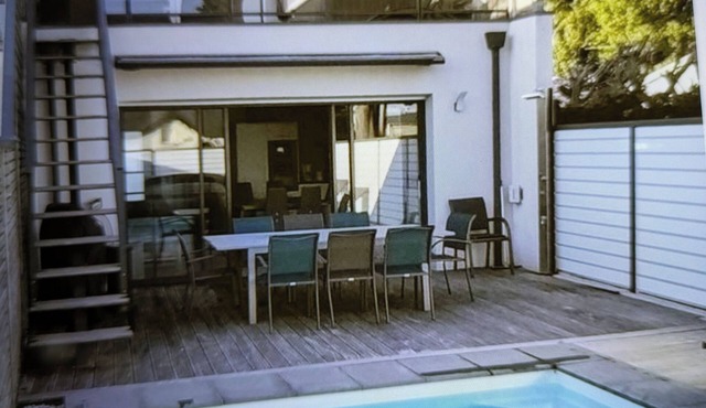 Seaside house with pool and jacuzzi