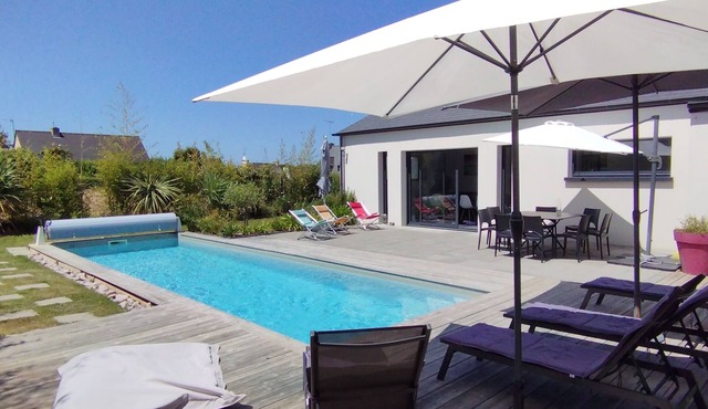 Seaside house with private pool