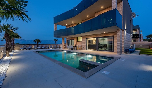 Seaside luxury villa with a swimming pool Privlaka, Zadar (K-23517)