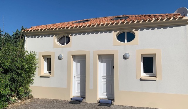 SEASIDE Maisonette - Residential area - 700m supervised beach PARKING