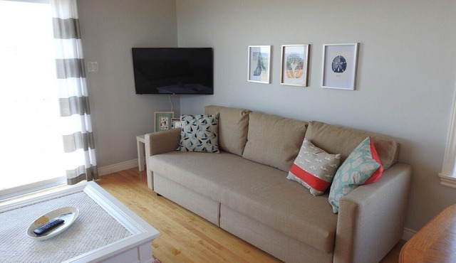 Seaside Nest on Private Waterfront