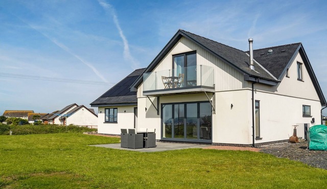 Seaside new build holiday home. Beautiful modern family home next to beach