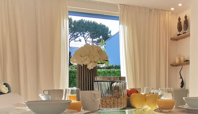 Seaside Oasis – Garden, A/C, Wi-Fi, Parking and private pétanque court.