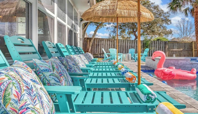 Seaside Paradise: Dive into Luxury with Saltwater Pool, Spa, and Chemical-Free Bliss