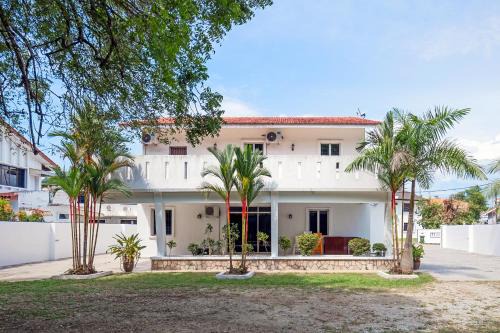 Seaside Private Bungalow, Tg Bungah