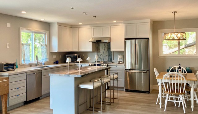 Seaside Retreat near Surfers Beach NEWLY REMODELED