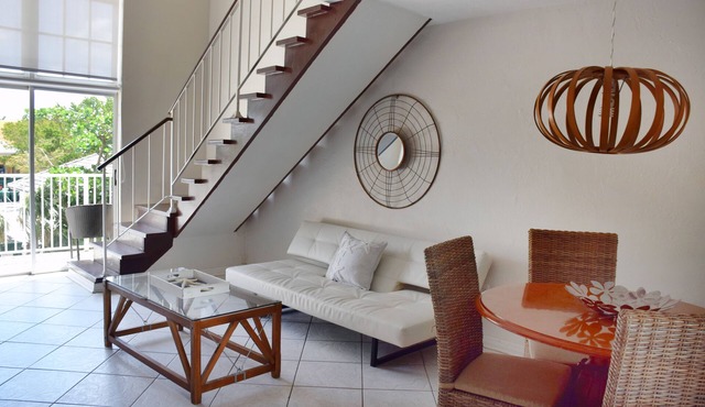 Seaside Retreat! Spacious Suite w/Private Beach Access, Outdoor Pool, Parking