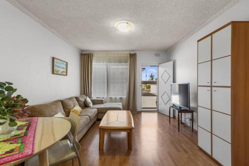 Seaside Retreat Steps from Hove Beach