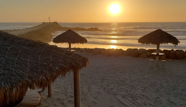 Seaside Salina ~ Beachfront Paradise! (It's just nicer!)