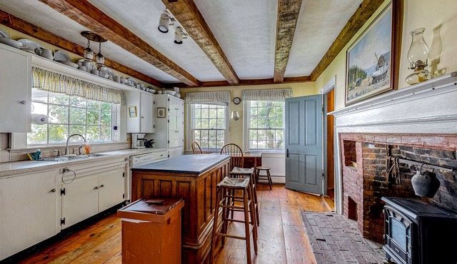 Seaside Sanctuary: Elegant Family Compound on the Water with stunning Ocean View