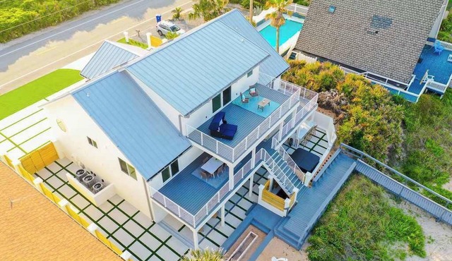 "Seaside Serenity"- Pool Table, Hot Tub, Luxury