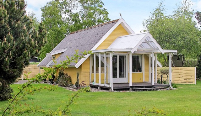 Seaside Serenity in Hummingen-By Traum