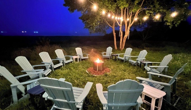 Seaside Serenity: Oceanfront Elegance in Shelburne, Nova Scotia