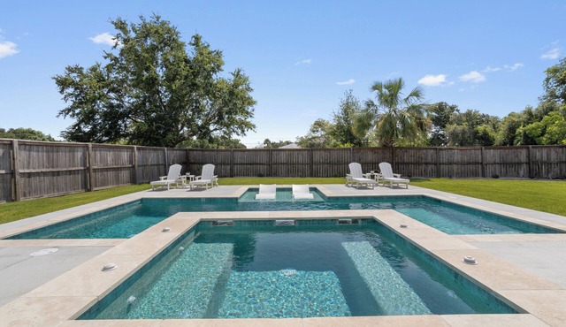 Seaside Serenity: Pool, Hot tub, Grill, Games & so much more!