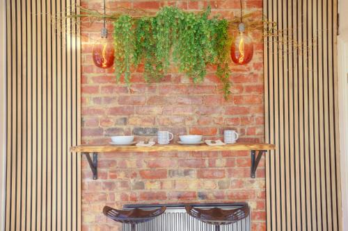 Seaside spacious 4 BR Nr Town centre pet friendly sailing & open golf course