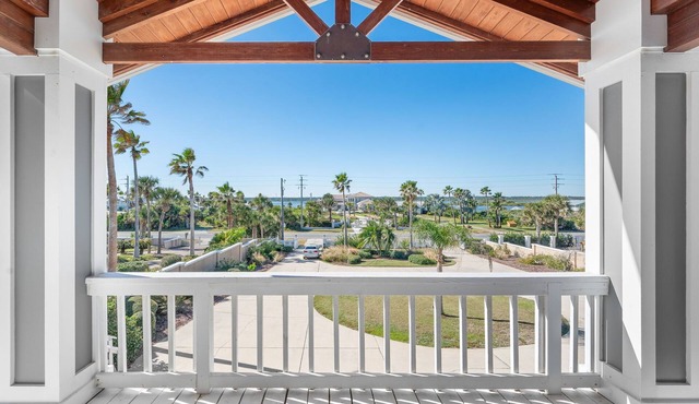 Seaside Splendor, The pinnacle of luxury. Brand New Rental!