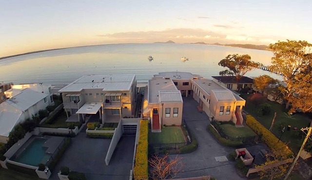 Seaside Splendour, 1/137 Soldiers Point Road - beautiful unit on the waterfront