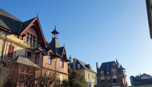 Seaside studio with bikes and garden
