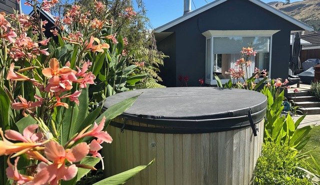 Seaside Sumner Home with outdoor entertaining