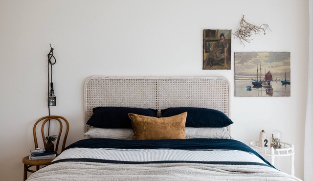 Seaside surf shack for couples & families