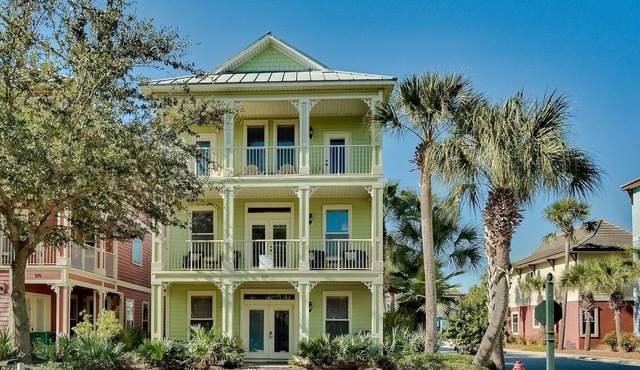 Seaside Therapy — Steps to the Beach & Destin’s Best Resort Pool!