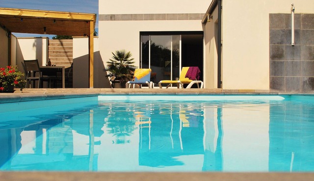 seaside villa classified 4 * heated pool