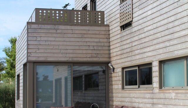 Seaside Vacation Villa private SPA area + indoor Pool + Jacuzzi + Shower