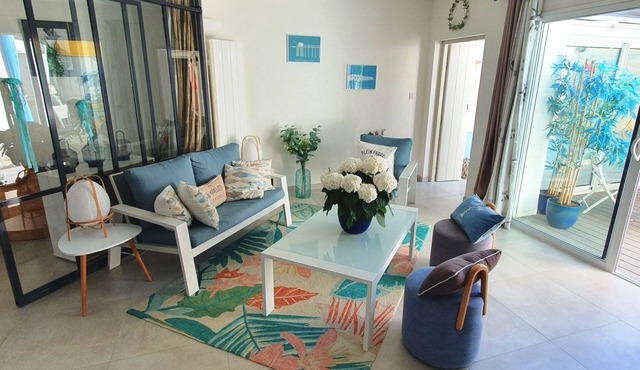 SEASIDE VILLA IN THE HEART OF CHATELAILLON-PLAGE