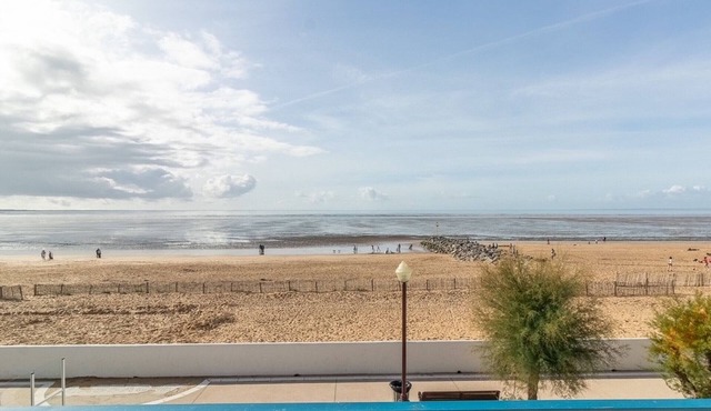 Seaside Villa with Studio, Air Con and Parking