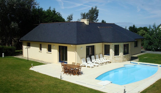 Seaside villa with private heated pool