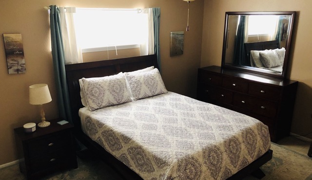 Seaside Villa by the Oso Bay Comfortable Bed!