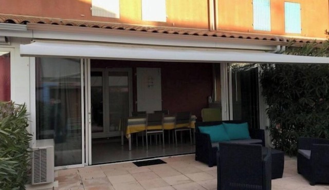 Seaside villa, Wifi, secure residence with swimming pool