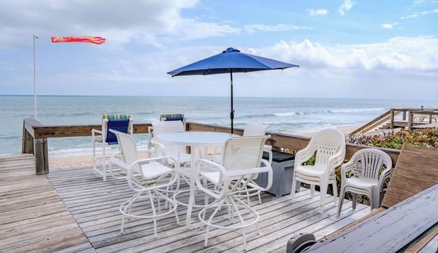 Seaside Villa ocean front with pool.n