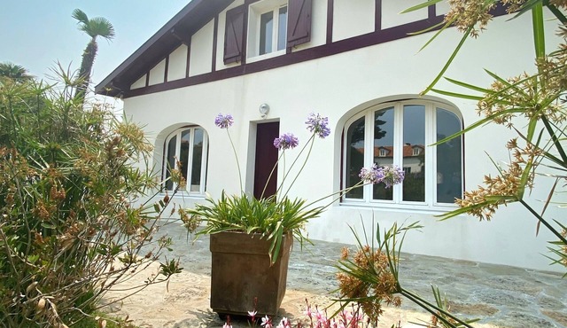Seaside villa with swimming pool - Parlementia