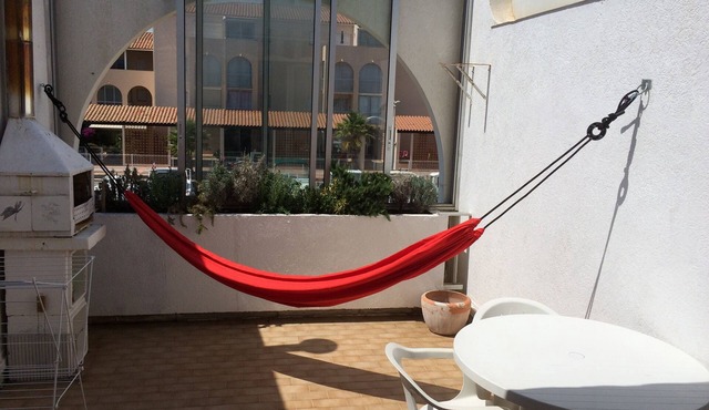 Season 2022 of T.2 of 32 M² + terrace and parking close to the beaches