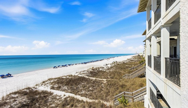 Season Special "Kamps Baai" Beachfront Home, Golf Cart, 2 Pools, Miramar Bch