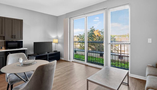 Seasonal Downtown Studio | Near IU & Kirkwood Ave