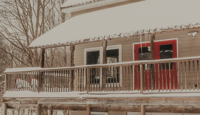 Seasonal Lakefront Cabin, Snowmobiling On C5 Tug Trail, Close to Salmon River!