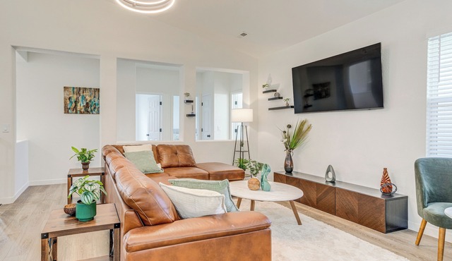 Seasonal Pool, Balcony: Quiet & Cozy Aurora Condo!