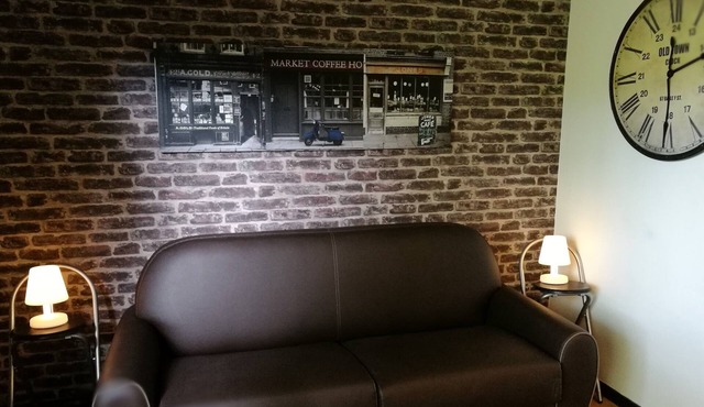 Seasonal rental studio rez of garden in villa of charm