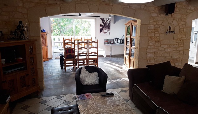 SEASONAL RENT BEAUTIFUL VILLA WITH POOL