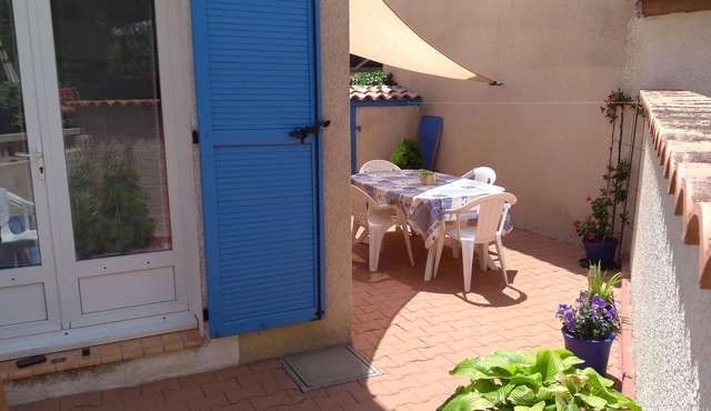 Seasonal rental from Sunday to Sunday, 4-person villa with shared pool.