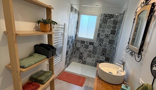 Seasonal rental house near the Jade coast.